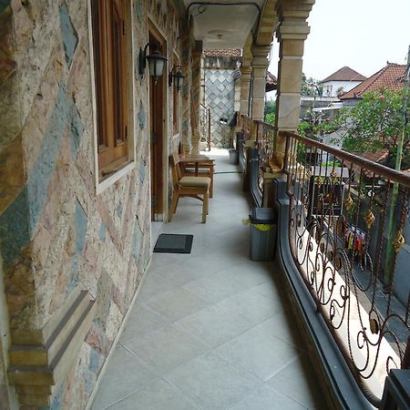 The Reinhold Guesthouse Bali Kerobokan Eksteriør billede