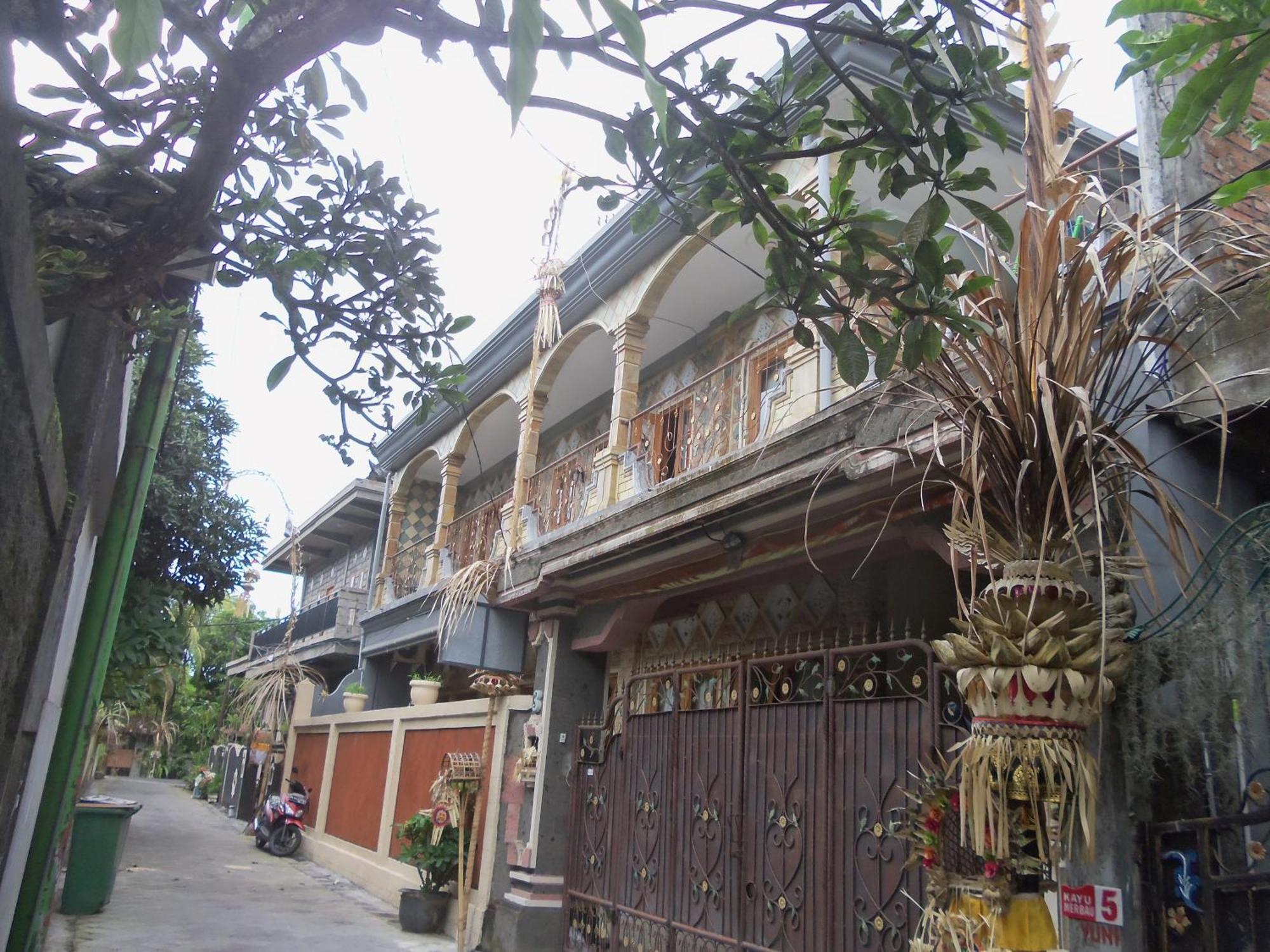 The Reinhold Guesthouse Bali Kerobokan Værelse billede