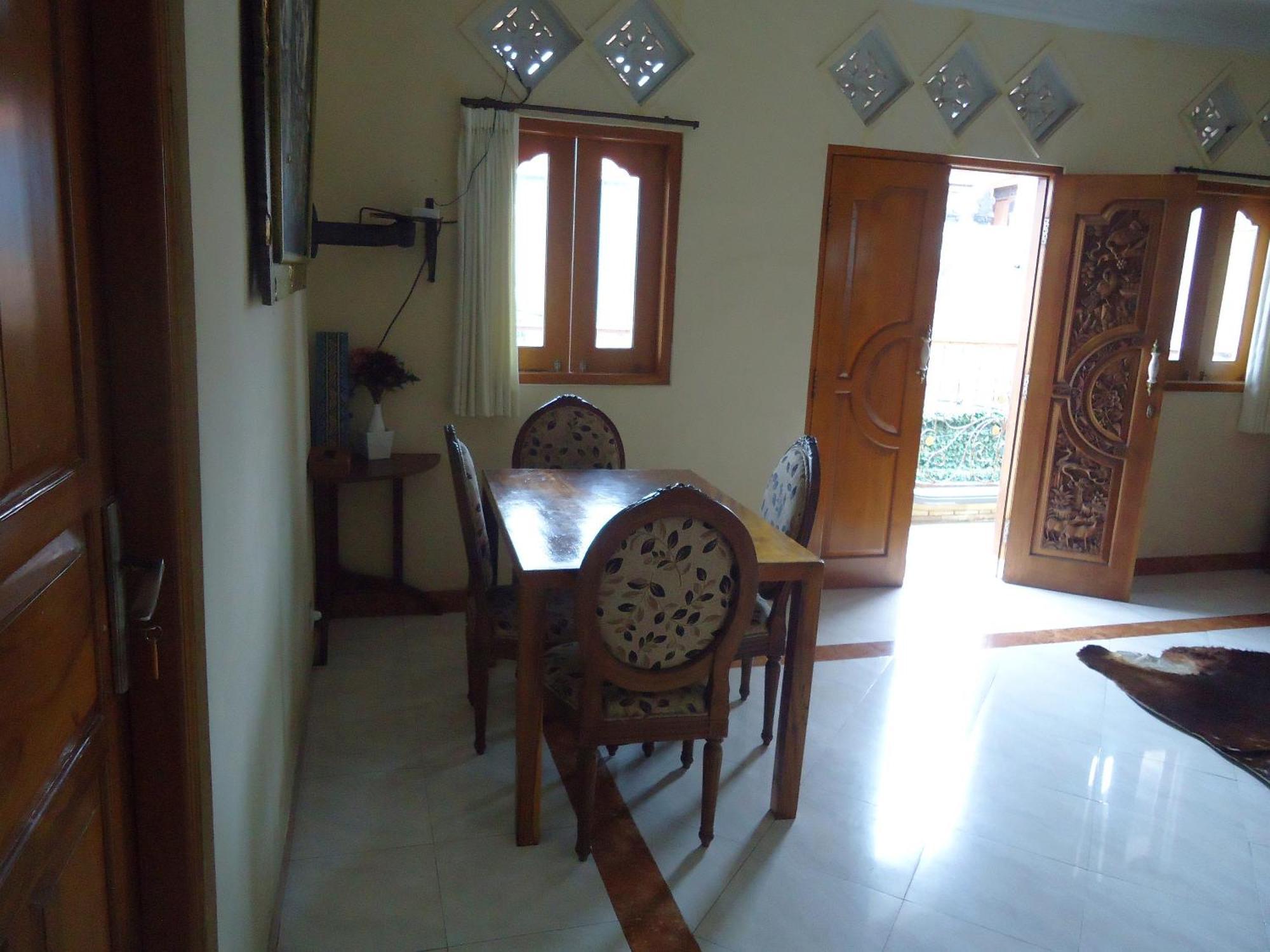 The Reinhold Guesthouse Bali Kerobokan Eksteriør billede