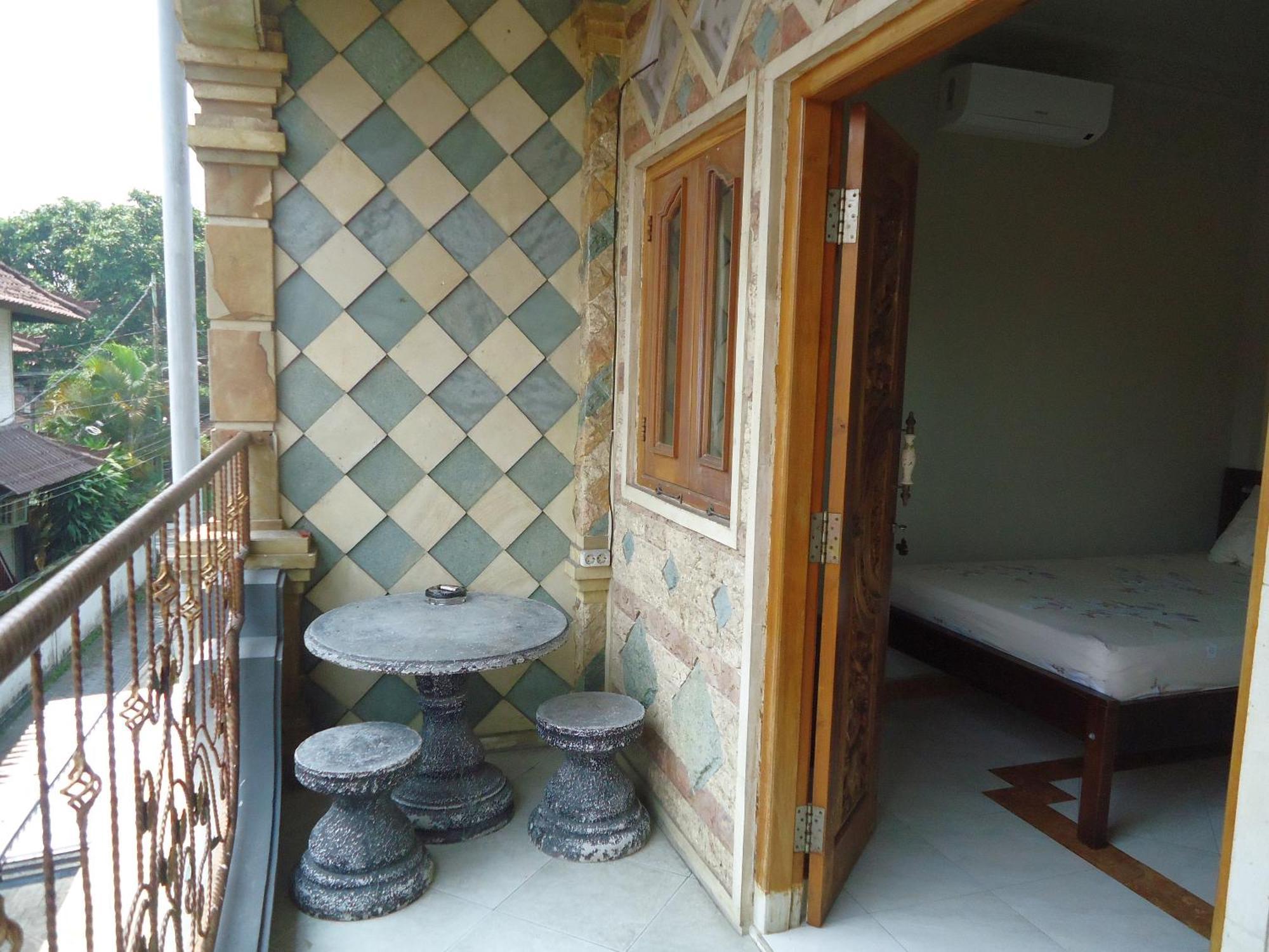 The Reinhold Guesthouse Bali Kerobokan Eksteriør billede
