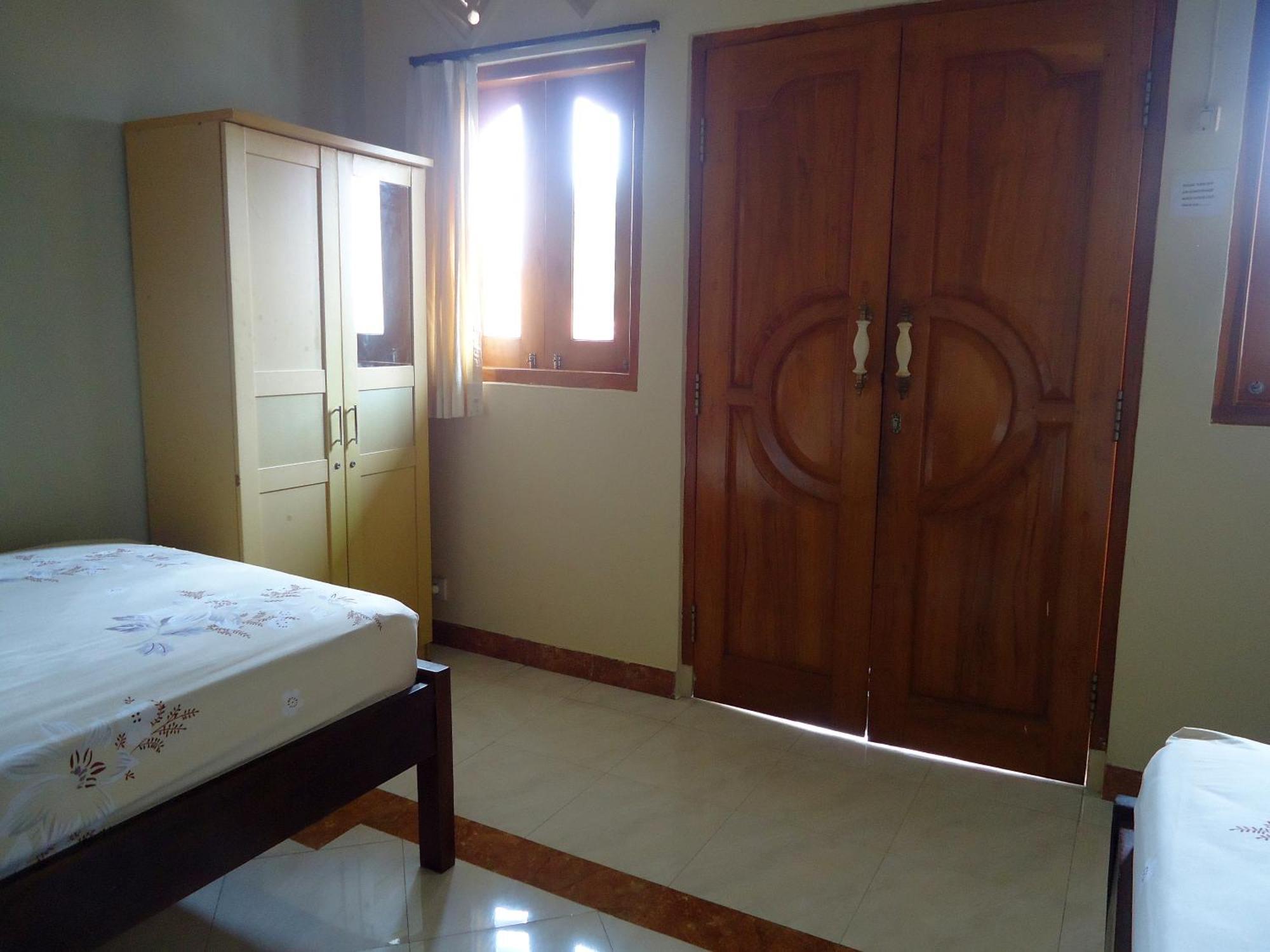 The Reinhold Guesthouse Bali Kerobokan Eksteriør billede