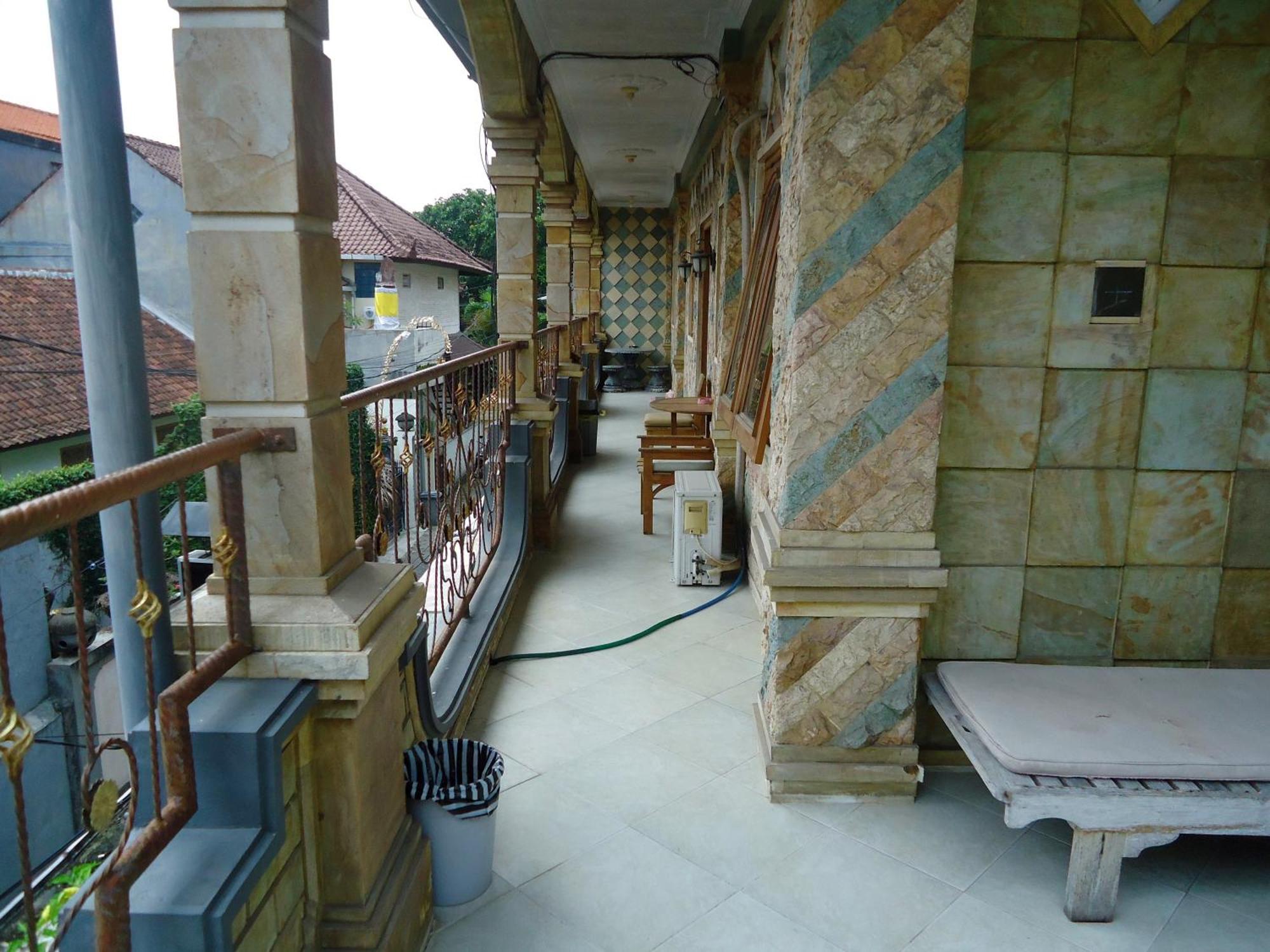 The Reinhold Guesthouse Bali Kerobokan Eksteriør billede