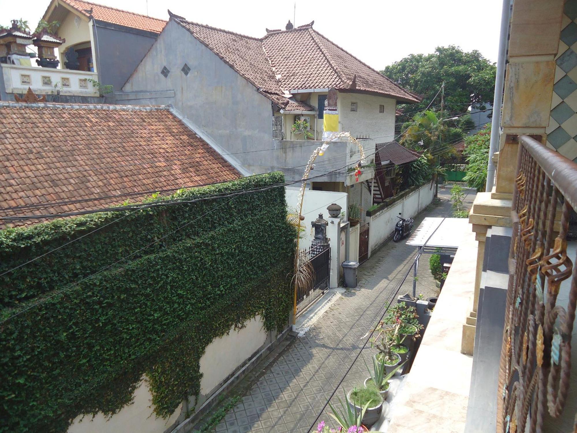 The Reinhold Guesthouse Bali Kerobokan Eksteriør billede