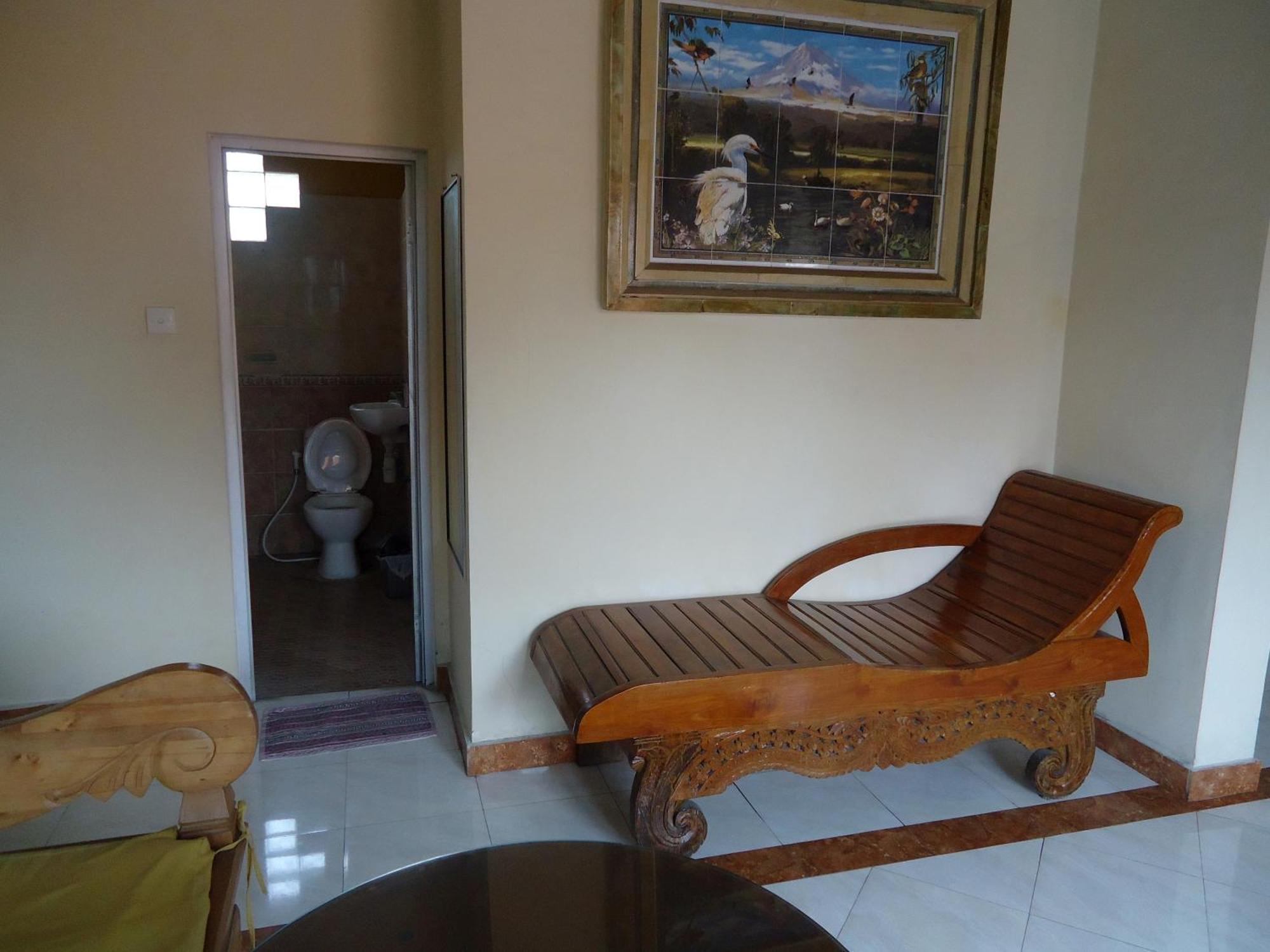 The Reinhold Guesthouse Bali Kerobokan Eksteriør billede